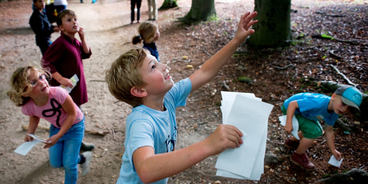 ARTBORNE 2013 – LAAN DER HERINNERING – Beeldend Danstheater Telder
