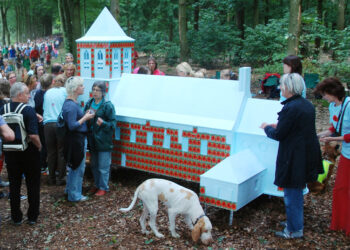 ARTBORNE 2012 – THOUGH POPPIES GROW – vGtO (Terry van Gurp en René Oudenhoven)