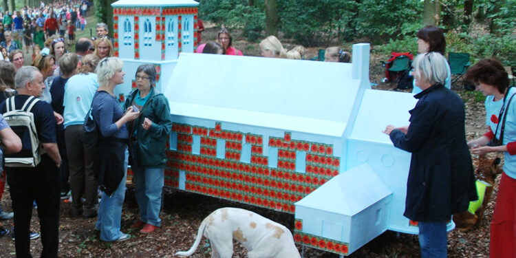 ARTBORNE 2012 – THOUGH POPPIES GROW – vGtO (Terry van Gurp en René Oudenhoven)