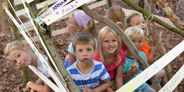 ARTBORNE 2016 – SHELTERS – Ines Den Rooijen